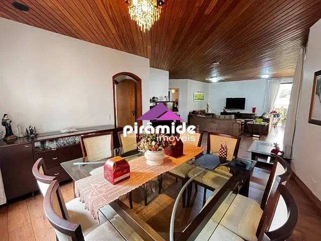 Apartamento com 240m² 4 quartos e 4 banheiros, à venda, no bairro Vila Adyana em São José dos Campos