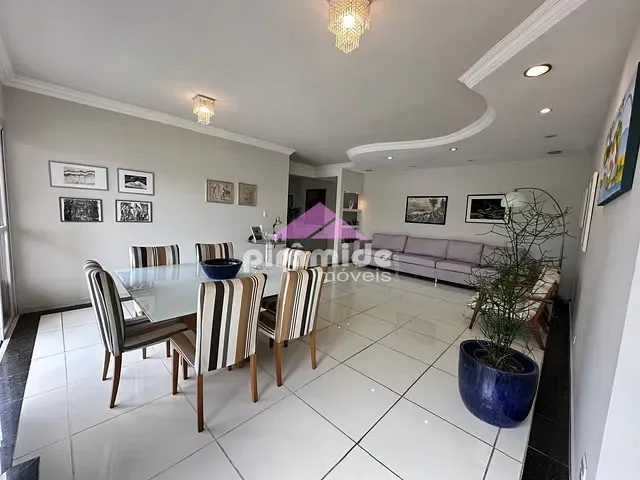 Apartamento com 177m² 3 quartos e 2 banheiros, à venda, no bairro Jardim das Colinas em São José dos Campos