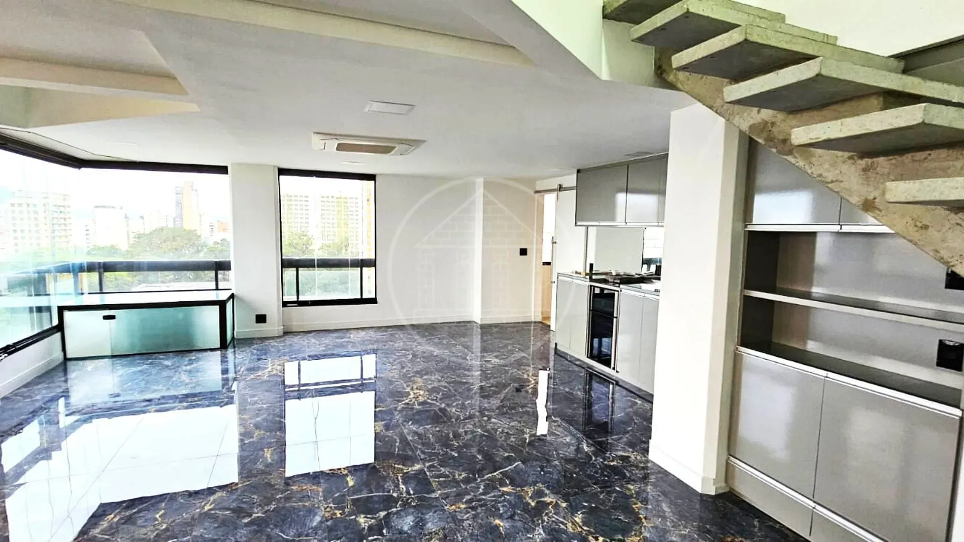 Apartamento, 3 quartos, 210 m² - Foto 2