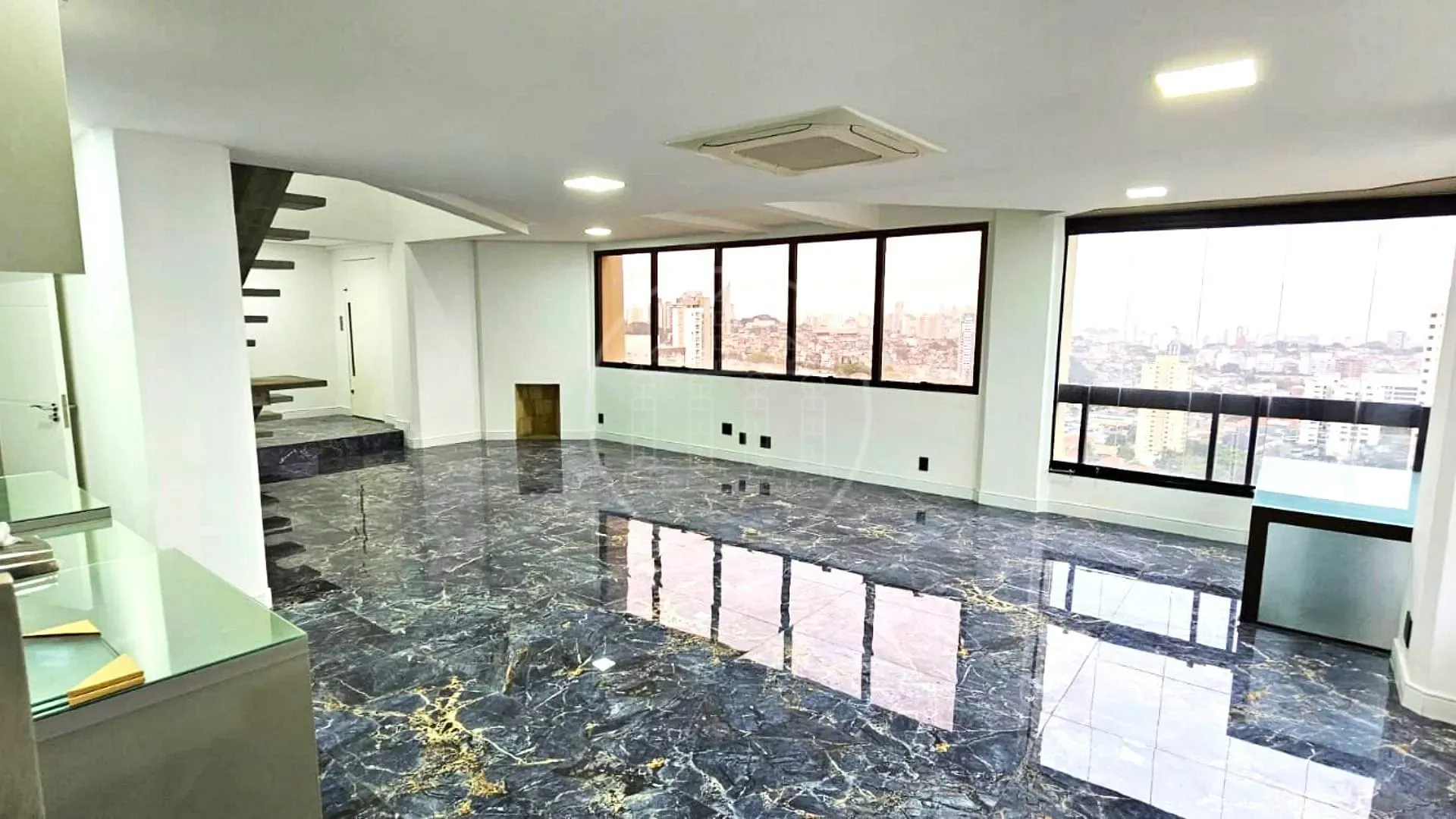 Apartamento, 3 quartos, 210 m² - Foto 1