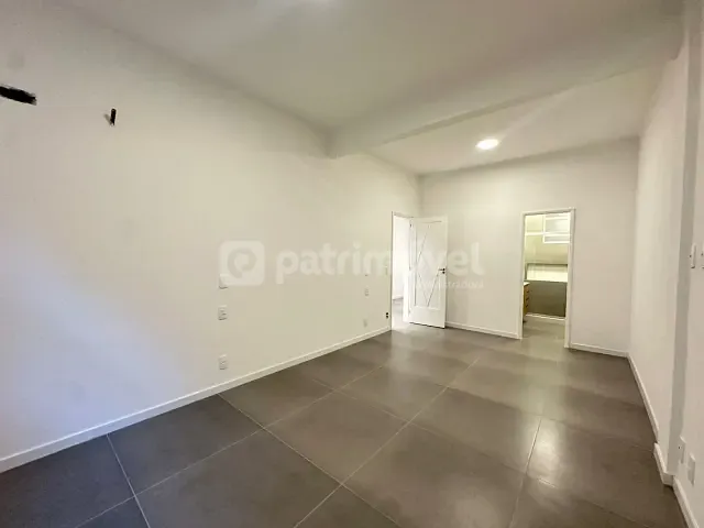 Apartamento 1 quarto e 2 banheiros, à venda, no bairro Copacabana em Rio de Janeiro