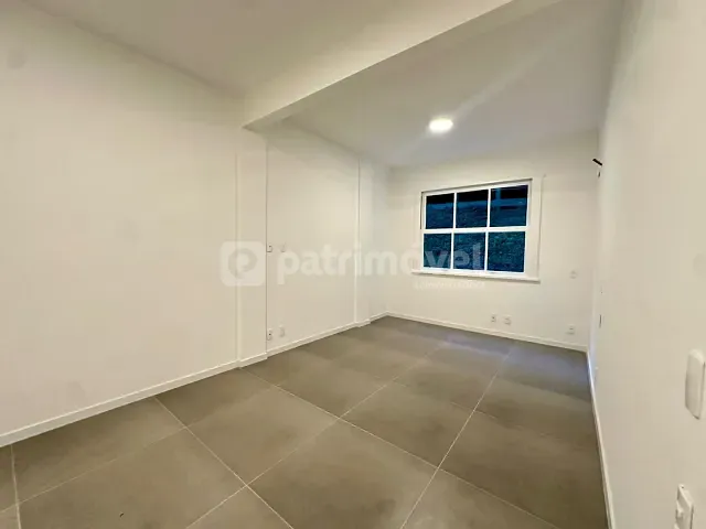 Apartamento 1 quarto e 2 banheiros, à venda, no bairro Copacabana em Rio de Janeiro
