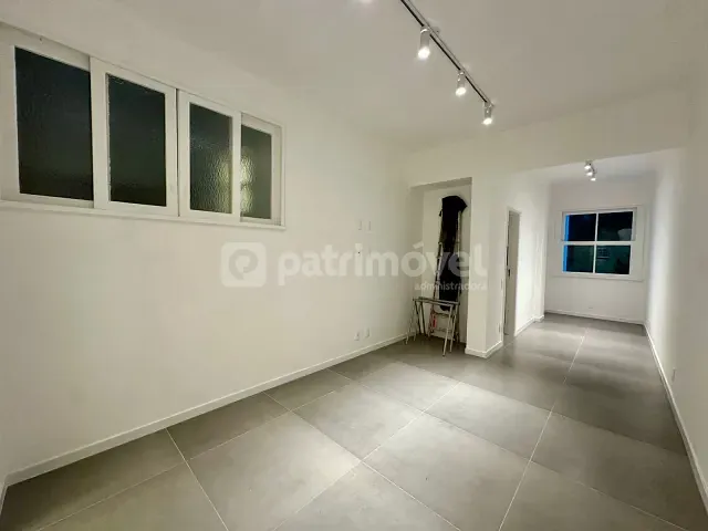 Apartamento 1 quarto e 2 banheiros, à venda, no bairro Copacabana em Rio de Janeiro