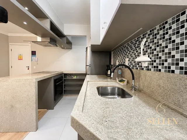 Apartamento 1 quarto e 1 banheiro, para alugar, no bairro Centro em Balneário Camboriú
