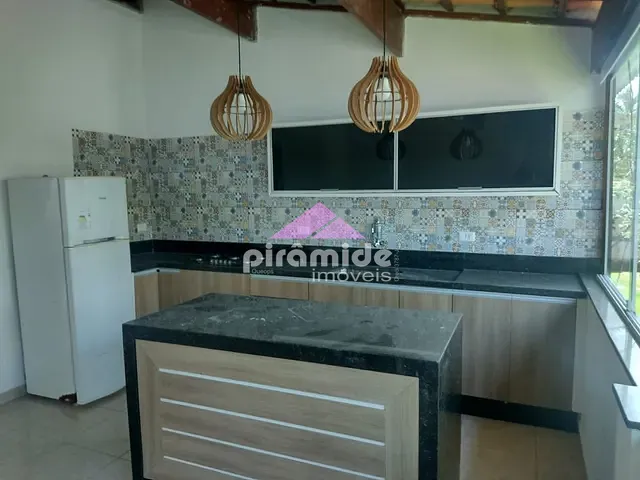 Apartamento com 106m² 2 quartos e 2 banheiros, à venda, no bairro Varadouro em São Sebastião