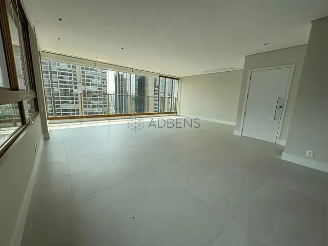 Apartamento 3 quartos e 4 banheiros, para alugar, no bairro Itaim Bibi em São Paulo