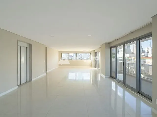 Apartamento com 547m² 4 quartos e 6 banheiros, à venda, no bairro Centro em Ponta Grossa
