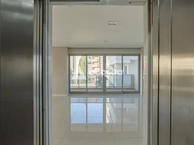 Apartamento com 547m² 4 quartos e 6 banheiros, à venda, no bairro Centro em Ponta Grossa