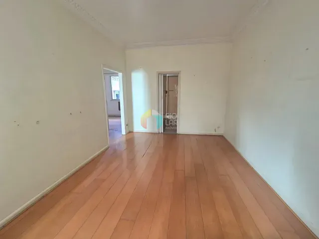Apartamento com 70m² 2 quartos e 1 banheiro, à venda, no bairro Copacabana em Rio de Janeiro