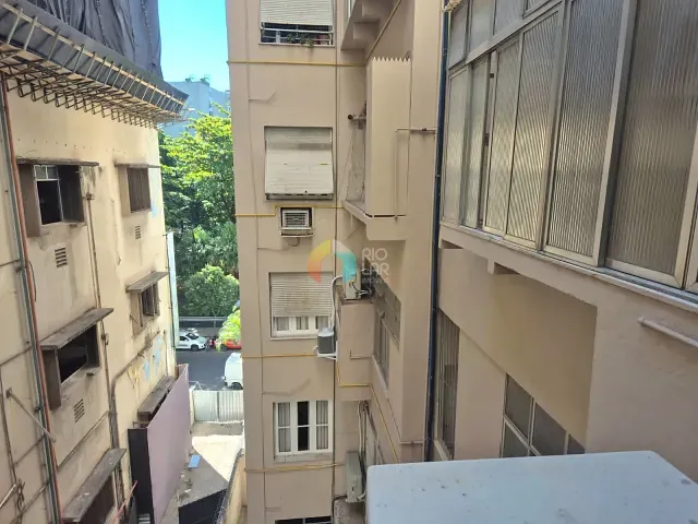 Apartamento com 70m² 2 quartos e 1 banheiro, à venda, no bairro Copacabana em Rio de Janeiro