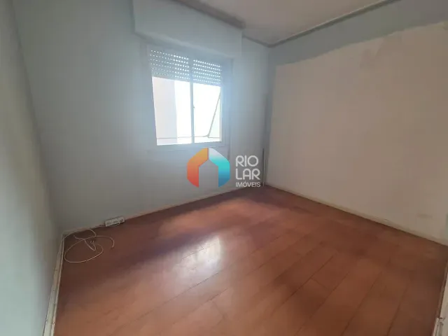 Apartamento com 70m² 2 quartos e 1 banheiro, à venda, no bairro Copacabana em Rio de Janeiro