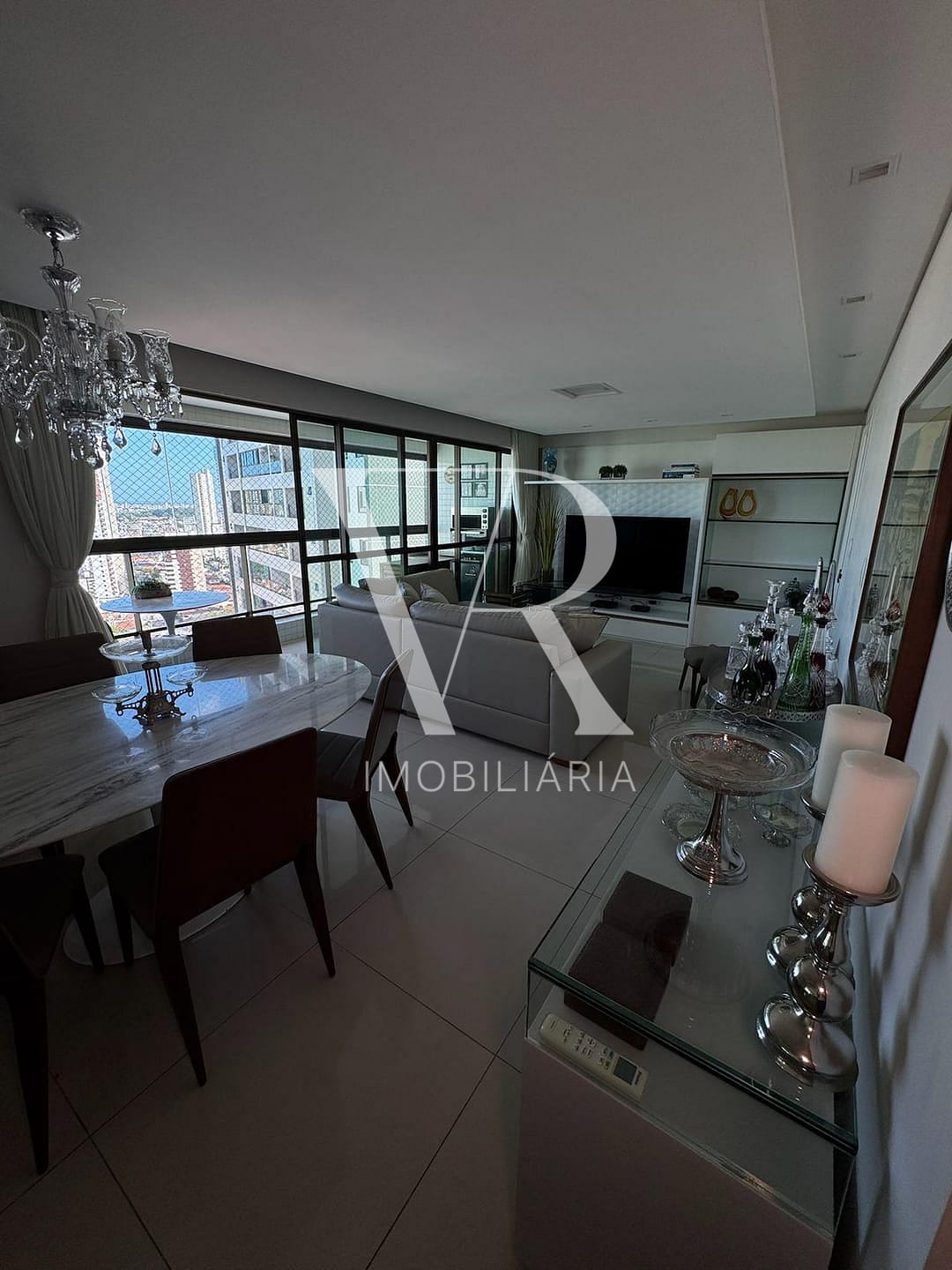Apartamento à venda com 3 quartos, 127m² - Foto 1