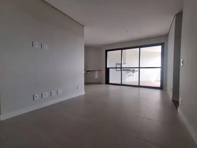 Apartamento com 137m² 3 quartos e 2 banheiros, à venda, no bairro Centro em Londrina