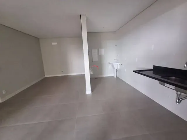 Apartamento com 137m² 3 quartos e 2 banheiros, à venda, no bairro Centro em Londrina