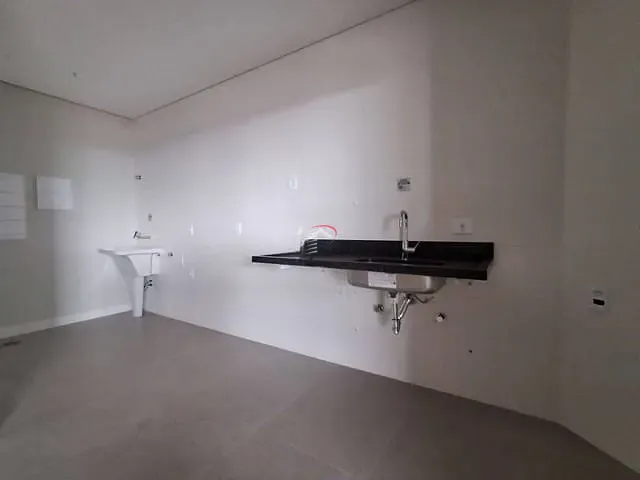Apartamento com 137m² 3 quartos e 2 banheiros, à venda, no bairro Centro em Londrina