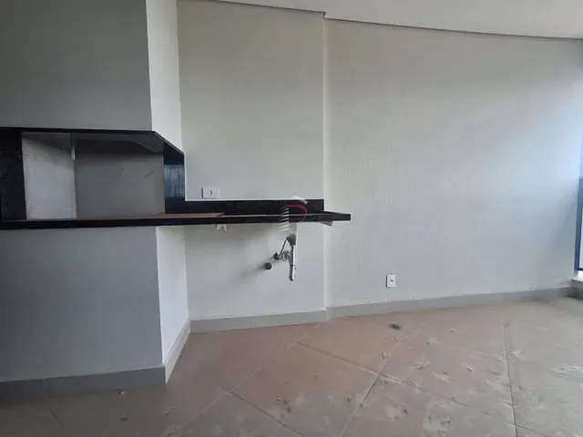Apartamento com 137m² 3 quartos e 2 banheiros, à venda, no bairro Centro em Londrina