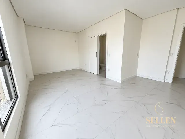 Apartamento 3 quartos e 4 banheiros, à venda, no bairro Pioneiros em Balneário Camboriú