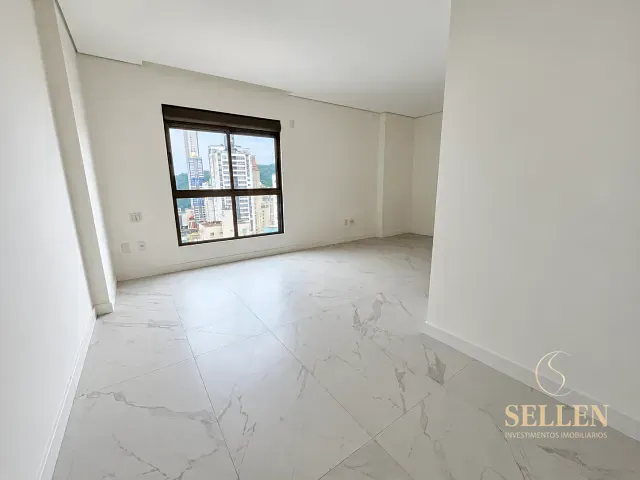 Apartamento 3 quartos e 4 banheiros, à venda, no bairro Pioneiros em Balneário Camboriú