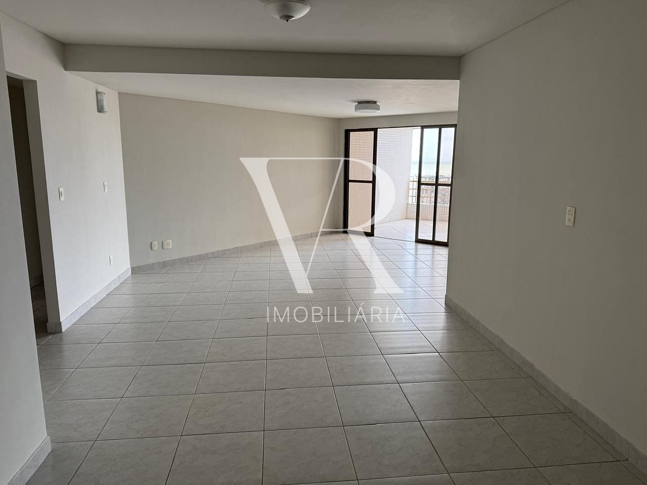 Apartamento à venda com 4 quartos, 164m² - Foto 2