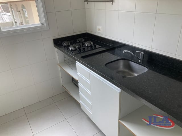 Apartamento 2 quartos e 2 banheiros, para alugar, no bairro Bacacheri em Curitiba
