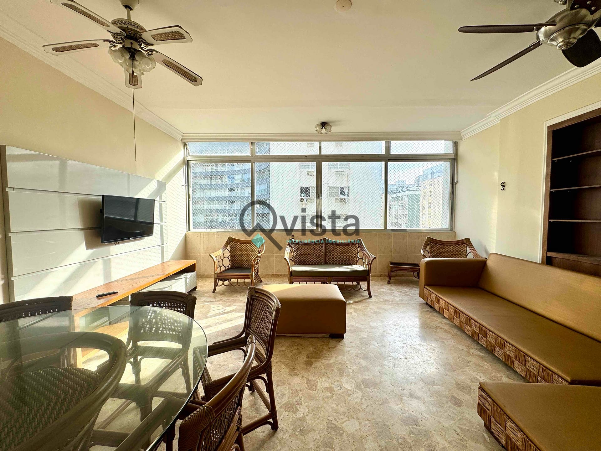 Apartamento à venda com 3 quartos, 160m² - Foto 1