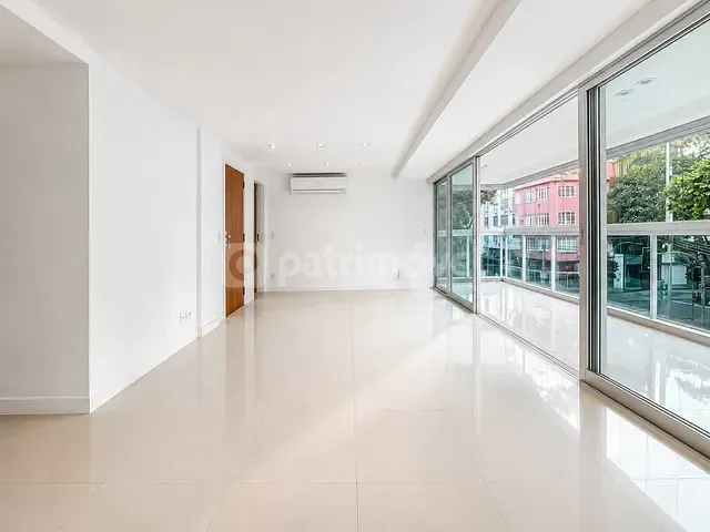 Apartamento com 198m² 4 quartos e 6 banheiros, para alugar, no bairro Leblon em Rio de Janeiro