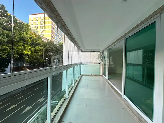 Apartamento com 198m² 4 quartos e 6 banheiros, para alugar, no bairro Leblon em Rio de Janeiro