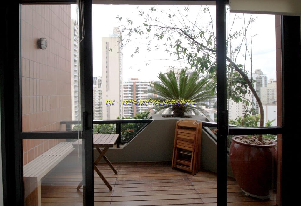 Apartamento à venda com 3 quartos, 134m² - Foto 4