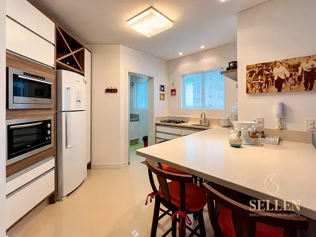 Apartamento 3 quartos e 2 banheiros, à venda, no bairro Pioneiros em Balneário Camboriú