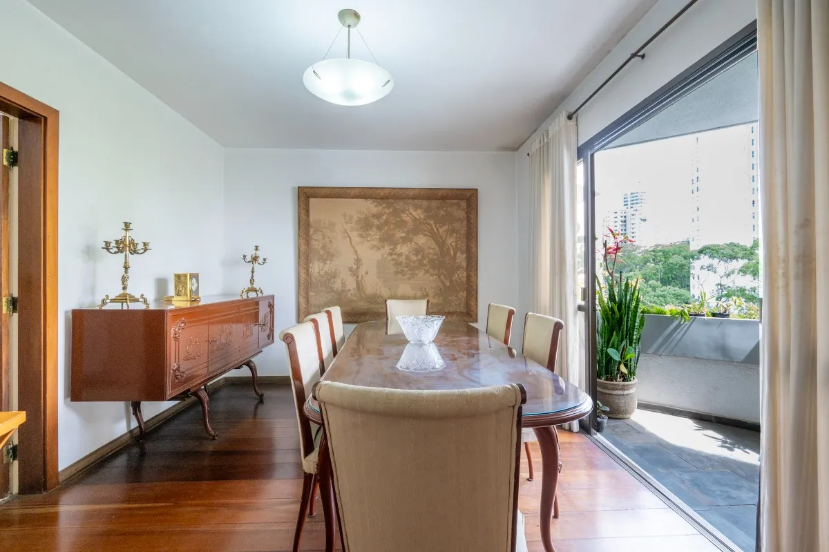 Apartamento para venda em Vila Andrade com 4 quartos, sendo 3 suítes, 200m²