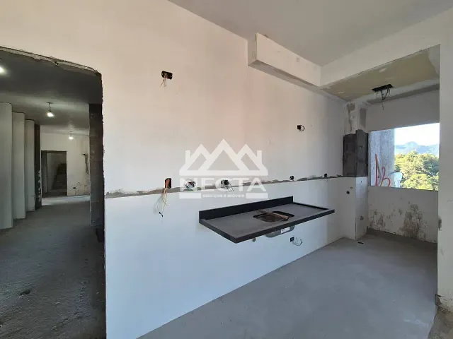 Apartamento com 71m² 2 quartos e 2 banheiros, à venda, no bairro Balneário Gardem Mar em Caraguatatuba