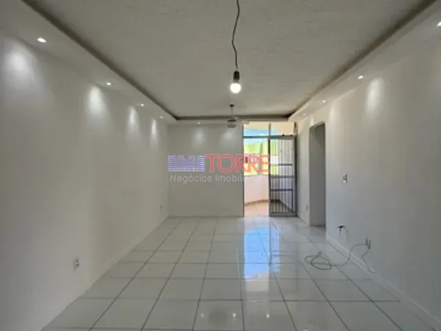 Apartamento 3 quartos e 2 banheiros, para alugar, no bairro Esperança em Ilhéus