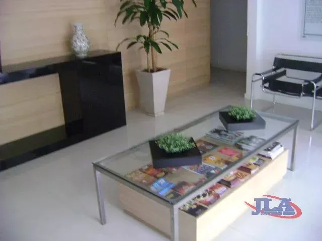 Apartamento 1 quarto e 1 banheiro, à venda, no bairro Centro em Curitiba