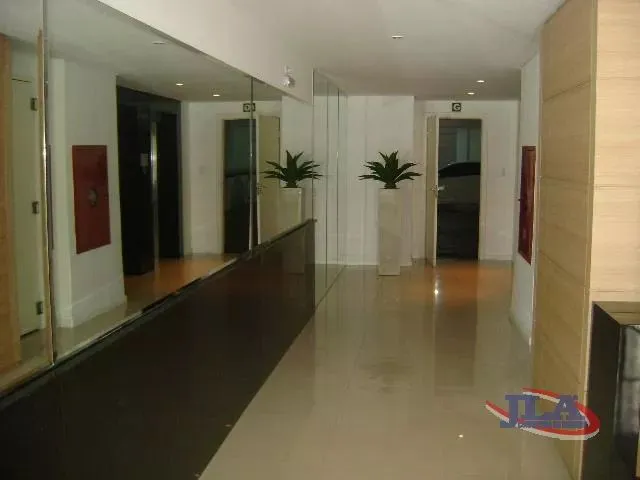 Apartamento 1 quarto e 1 banheiro, à venda, no bairro Centro em Curitiba