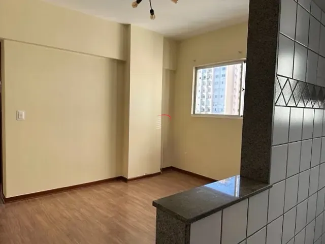Apartamento com 66m² 2 quartos e 1 banheiro, à venda, no bairro Centro em Londrina