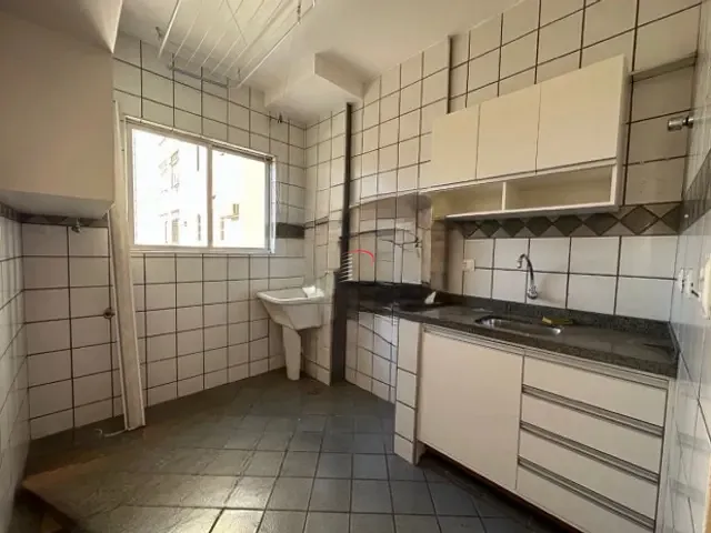 Apartamento com 66m² 2 quartos e 1 banheiro, à venda, no bairro Centro em Londrina