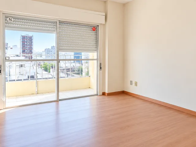 Apartamento com 128m² 3 quartos e 2 banheiros, à venda, no bairro Centro em Pelotas