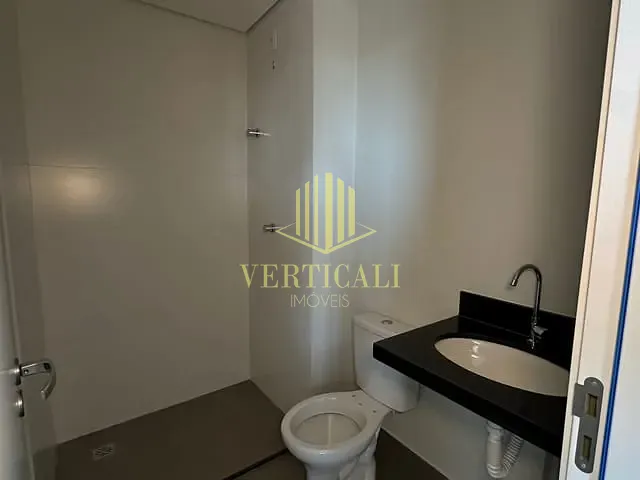 Flat com 29m² 1 quarto e 1 banheiro, à venda, no bairro Duque de Caxias em Cuiabá