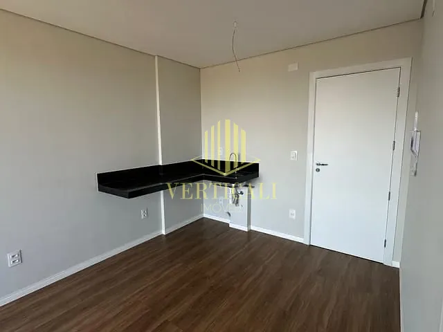 Flat com 29m² 1 quarto e 1 banheiro, à venda, no bairro Duque de Caxias em Cuiabá