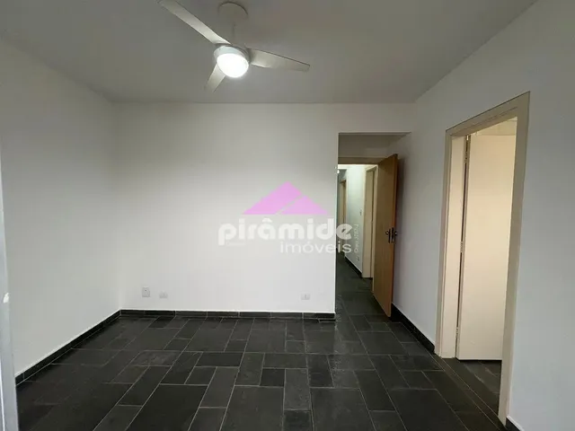 Apartamento com 10m² 3 quartos e 2 banheiros, para alugar, no bairro Martim de Sá em Caraguatatuba