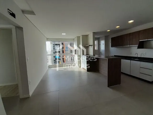 Apartamento com 80m² 2 quartos e 3 banheiros, para alugar, no bairro Centro em Itajaí