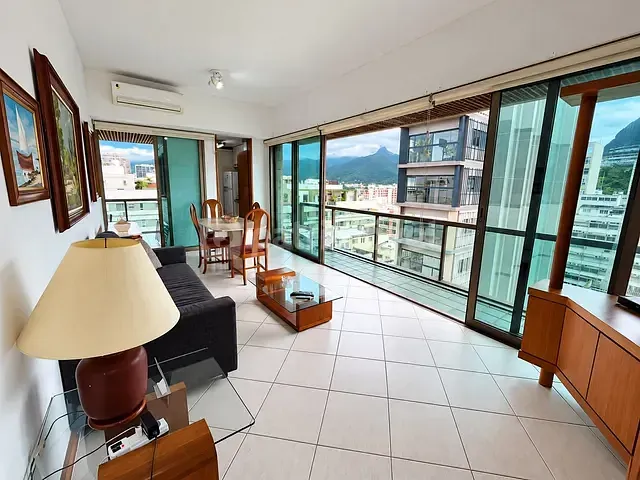 Apartamento 2 quartos e 2 banheiros, à venda, no bairro Ipanema em Rio de Janeiro