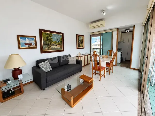 Apartamento 2 quartos e 2 banheiros, à venda, no bairro Ipanema em Rio de Janeiro