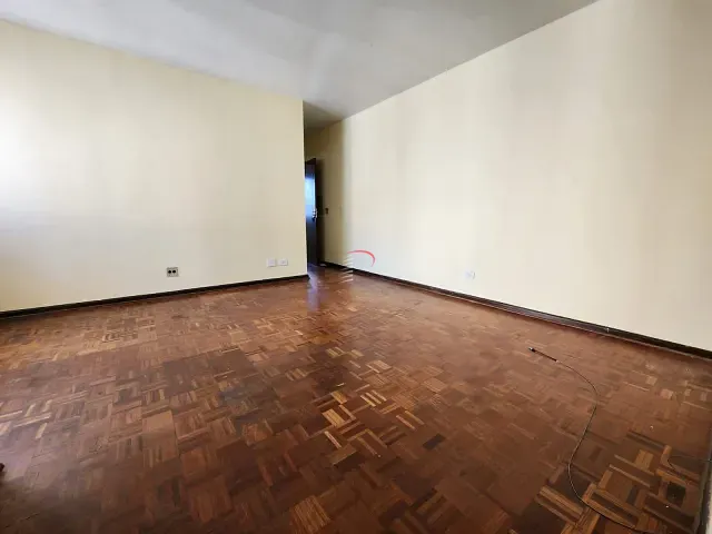 Apartamento 3 quartos e 1 banheiro, para alugar, no bairro San Remo em Londrina