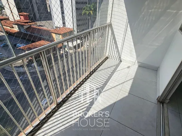Apartamento 2 quartos e 2 banheiros, à venda, no bairro Enseada do Suá em Vitória