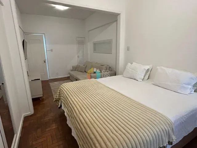 Apartamento com 50m² 1 quarto e 1 banheiro, para alugar, no bairro Copacabana em Rio de Janeiro