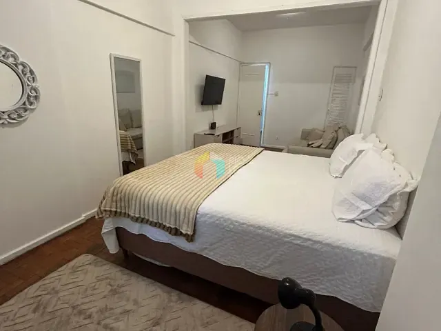 Apartamento com 50m² 1 quarto e 1 banheiro, para alugar, no bairro Copacabana em Rio de Janeiro