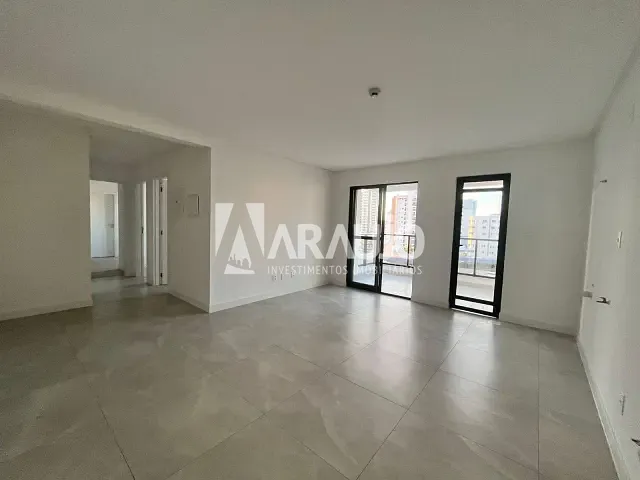 Apartamento 3 quartos e 2 banheiros, à venda, no bairro Vila Operária em Itajaí