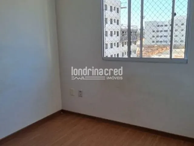 Apartamento 2 quartos e 1 banheiro, à venda, no bairro Chácara Manella em Cambé