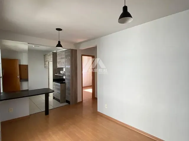 Apartamento 2 quartos e 1 banheiro, à venda ou para alugar, no bairro Uvaranas em Ponta Grossa